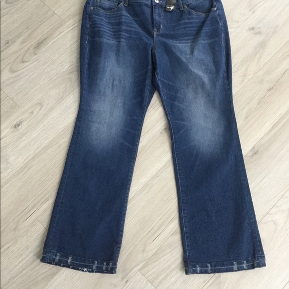 Torrid Mid-rise Slim Boot Vintage Stretch Jeans NWT size 18 - Picture 2 of 10